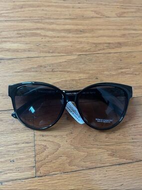 NWT Vince Camuto women sunglasses